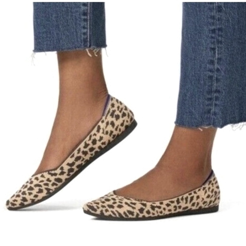 9 ROTHY'S Flat Round Toe Shoe Women's beige and flack animal print (leopard) - Picture 3 of 8
